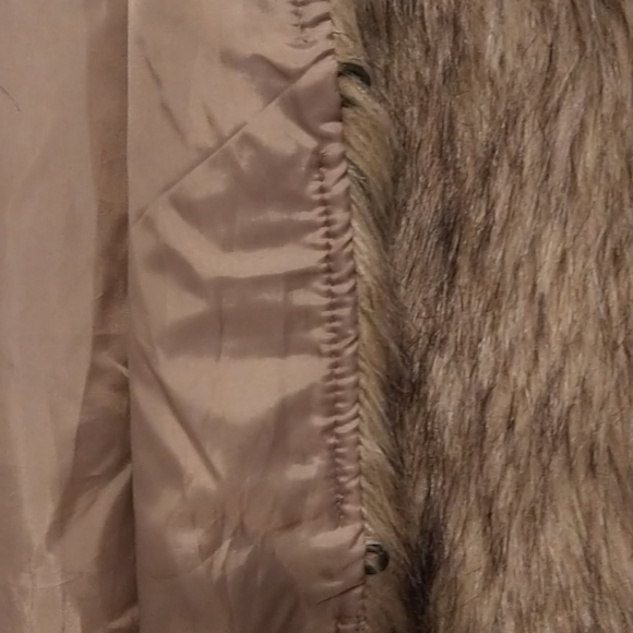Faux fur vest - Picture 4 of 4